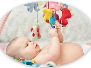 Hogyan segítik a baba fejlődését a játszószőnyegek?